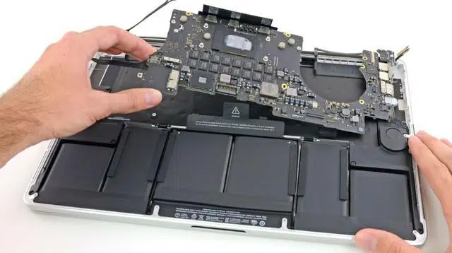 Reparo da placa macbook na casa do mac