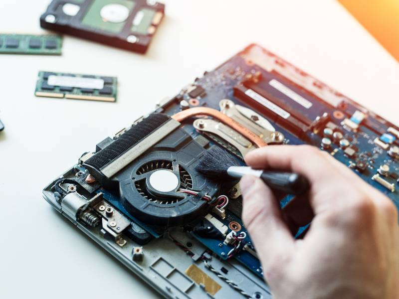 Manutenção Corretiva de Notebooks: Soluções Rápidas para Problemas Comuns 1 manutenção corretiva de notebooks