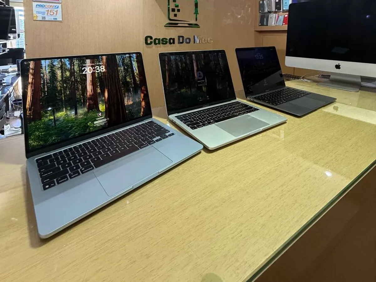3 MacBooks com tela nova entregues no mesmo dia Três macbooks com tela nova entregues no mesmo dia pela casa do mac asa norte